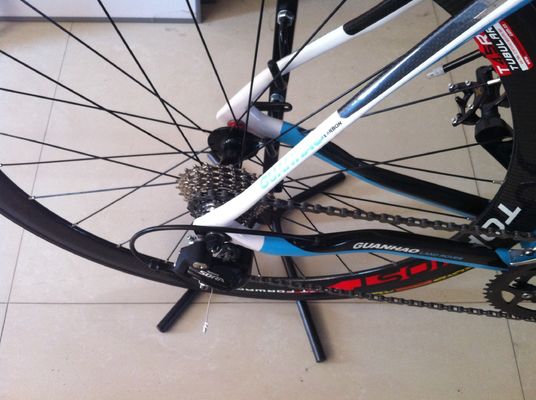 Καρβονικό ίνες 700C πλαίσιο Shimano SORA-5700 18Speed Ομάδα 6KG αγωνιστική οδική ταχύτητα ποδήλατο