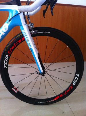 Καρβονικό ίνες 700C πλαίσιο Shimano SORA-5700 18Speed Ομάδα 6KG αγωνιστική οδική ταχύτητα ποδήλατο