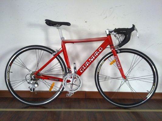 Στάμ χωρίς νήμα 700c CE Shimano 21S Αλουμινίου Φρέμα Ταϊβάν Μέρη Οδικά ποδήλατα για άνδρες